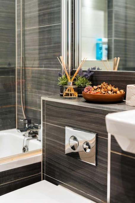 Central Maidstone Contractor Flat المظهر الخارجي الصورة